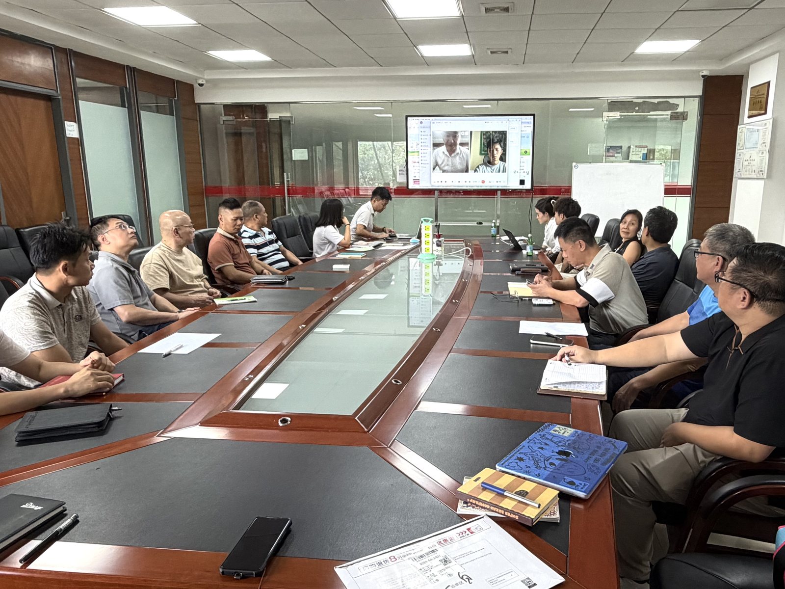 华盛 AI 工具应用专项会议现场